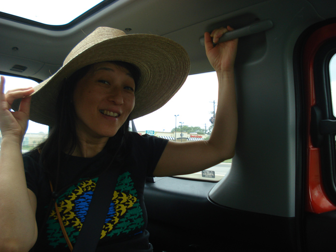 09.04 DSC00478 Us In Car